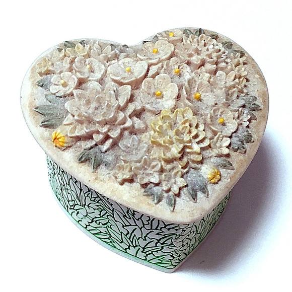 Ceramic Floral Trinket Jewelry Heart Shape - Picture 3 of 5